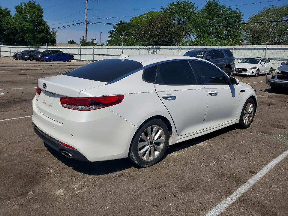 Продаж на аукціоні авто 2018 Kia Optima, vin: 5XXGT4L34JG266740, номер лоту: 53100436