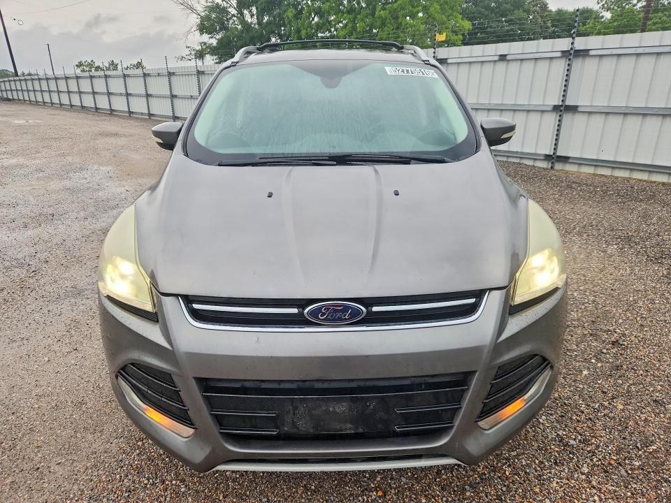 2013 Ford Escape მანქანა იყიდება აუქციონზე, vin: 1FMCU0J91DUA70423, აუქციონის ნომერი: 52775516