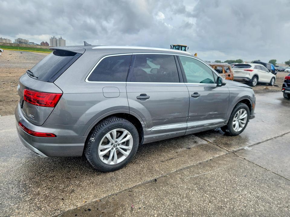 2017 Audi Q7 მანქანა იყიდება აუქციონზე, vin: WA1LAAF70HD027167, აუქციონის ნომერი: 54268896