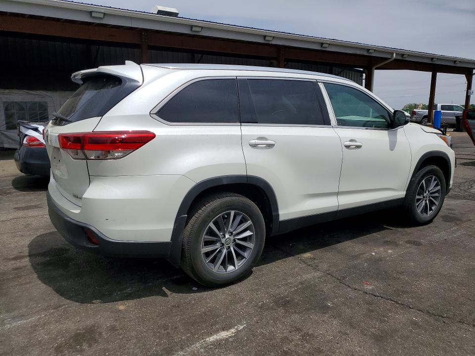 51651866 :رقم المزاد ، 5TDJZRFH8KS584899 vin ، 2019 Toyota Highlander مزاد بيع