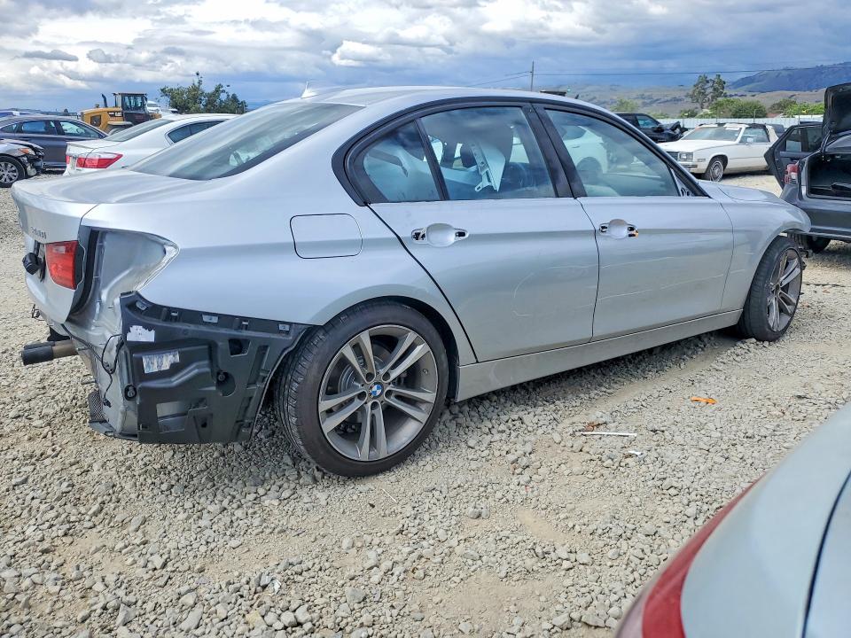52230326 :رقم المزاد ، WBA3C1C5XCF431817 vin ، 2012 Bmw 328 مزاد بيع
