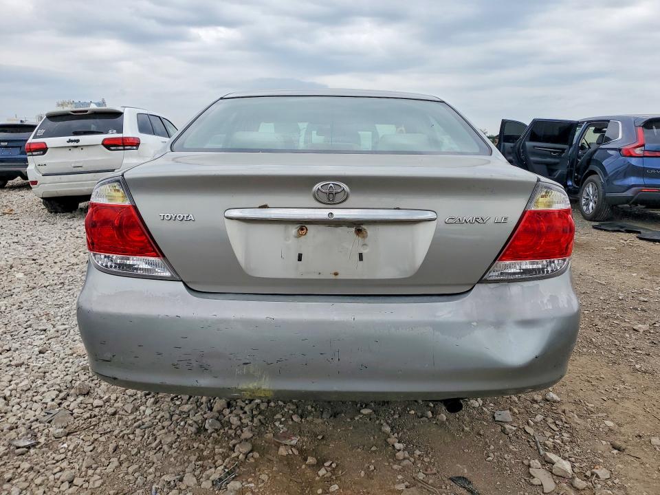 50640626 :رقم المزاد ، 4T1BE30K25U944780 vin ، 2005 Toyota Camry مزاد بيع