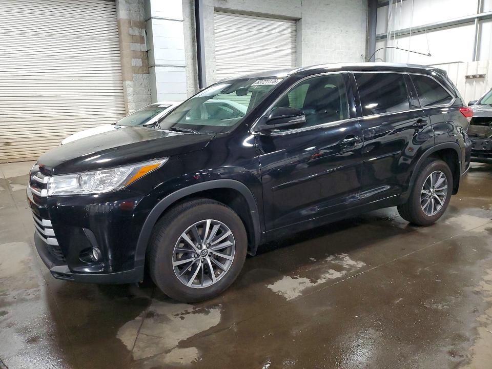 53721176 :رقم المزاد ، 5TDJZRFH5HS379419 vin ، 2017 Toyota Highlander مزاد بيع