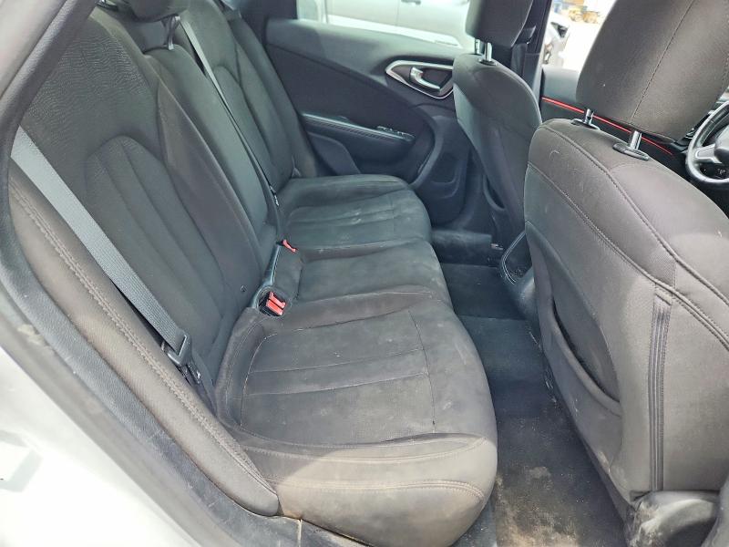 2015 Chrysler 200 მანქანა იყიდება აუქციონზე, vin: 1C3CCCAB4FN720696, აუქციონის ნომერი: 52527146