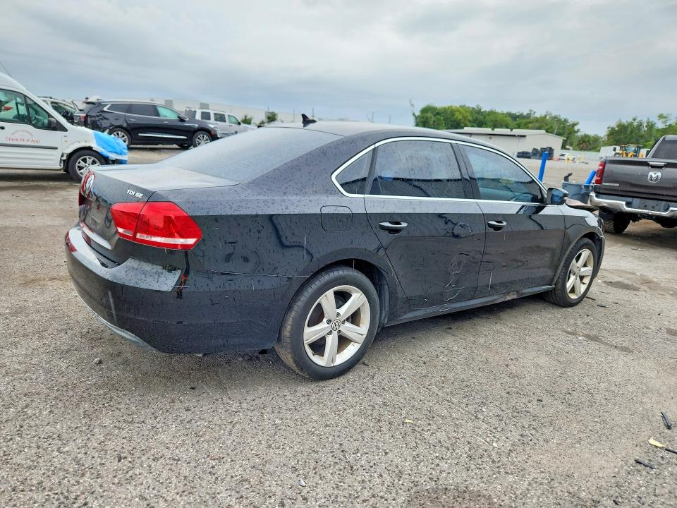 51327866 :رقم المزاد ، 1VWBN7A3XDC114164 vin ، 2013 Volkswagen Passat مزاد بيع