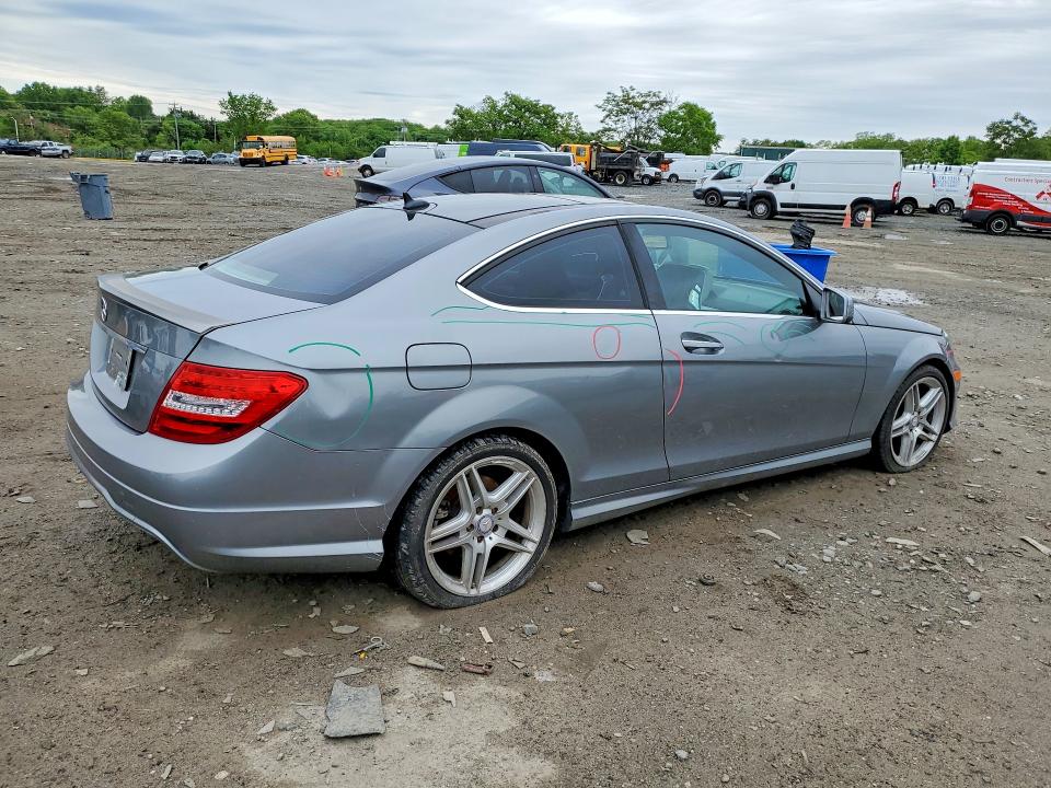Продаж на аукціоні авто 2013 Mercedes-benz C, vin: WDDGJ4HB3DF998954, номер лоту: 52765286