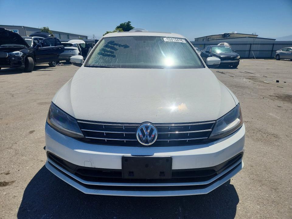 53913476 :رقم المزاد ، 3VWDB7AJ6JM237504 vin ، 2018 Volkswagen Jetta مزاد بيع