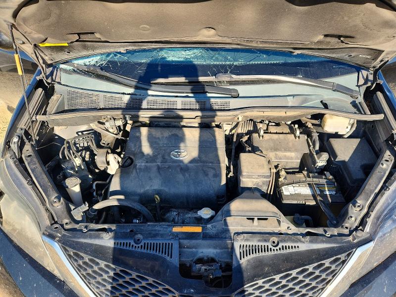 52269646 :رقم المزاد ، 5TDXK3DC5DS383970 vin ، 2013 Toyota Sienna مزاد بيع
