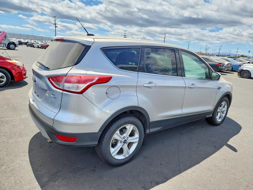 Продажа на аукционе авто 2016 Ford Escape, vin: 1FMCU9GX9GUB61731, номер лота: 52948166