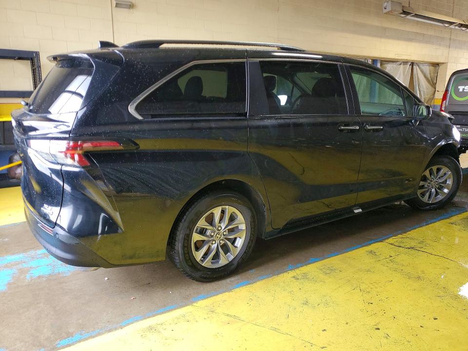 54514766 :رقم المزاد ، 5TDYRKECXRS215211 vin ، 2024 Toyota Sienna مزاد بيع
