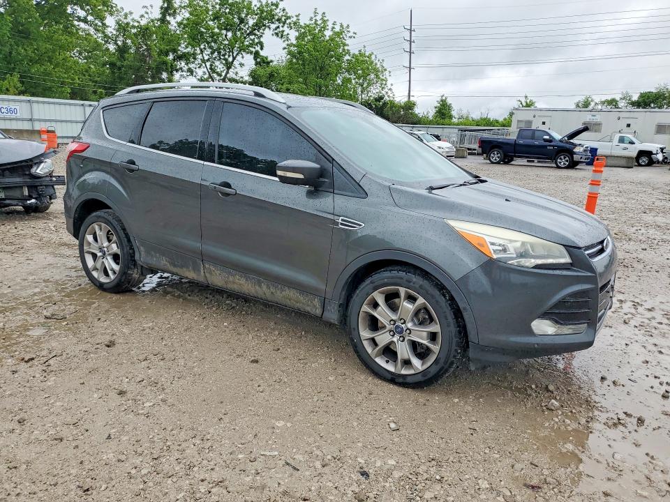52500186 :رقم المزاد ، 1FMCU0J97GUC10916 vin ، 2016 Ford Escape مزاد بيع