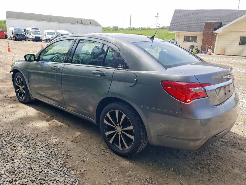 54604286 :رقم المزاد ، 1C3BC8FGXBN577471 vin ، 2011 Chrysler 200 مزاد بيع