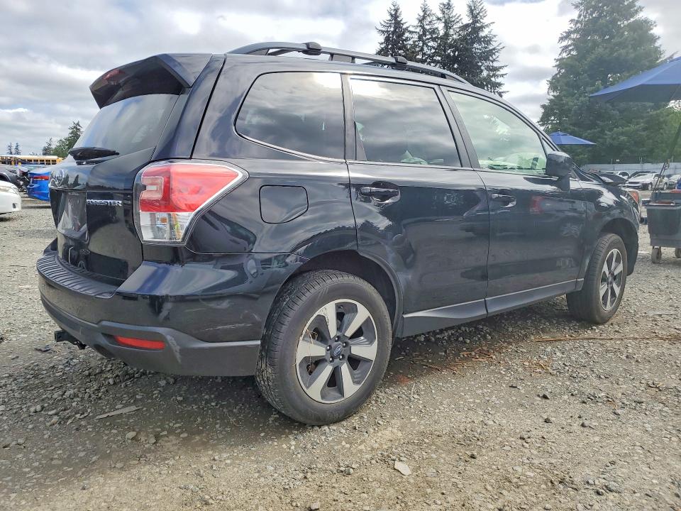 Продаж на аукціоні авто 2018 Subaru Forester, vin: JF2SJAGC5JH512983, номер лоту: 53993346