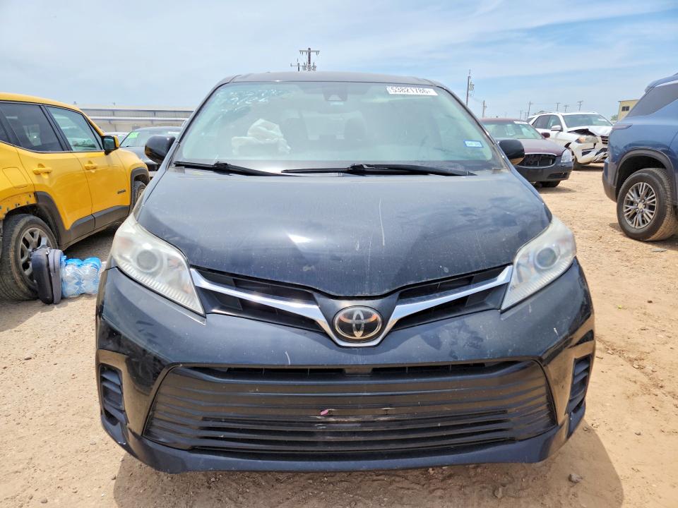 53821786 :رقم المزاد ، 5TDKZ3DC6JS915325 vin ، 2018 Toyota Sienna مزاد بيع