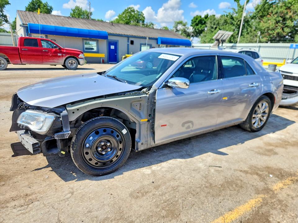 Auction sale of the 2016 Chrysler 300c, vin: 2C3CCAKGXGH106499, lot number: 54832256