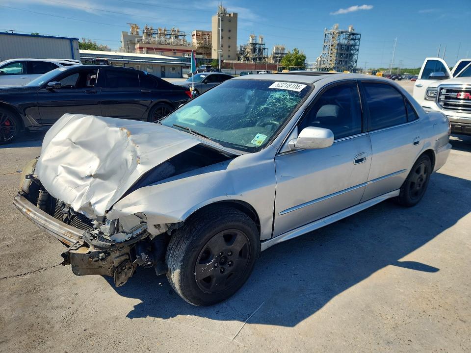 52218106 :رقم المزاد ، 1HGCG16552A021507 vin ، 2002 Honda Accord مزاد بيع
