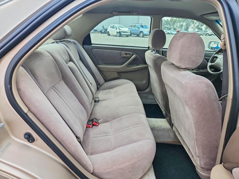 54810086 :رقم المزاد ، 4T1BF22K1WU056768 vin ، 1998 Toyota Camry مزاد بيع