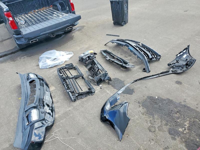 Продажа на аукционе авто 2023 Chevrolet Silverado, vin: 3GCUDEE85PG362025, номер лота: 53032526