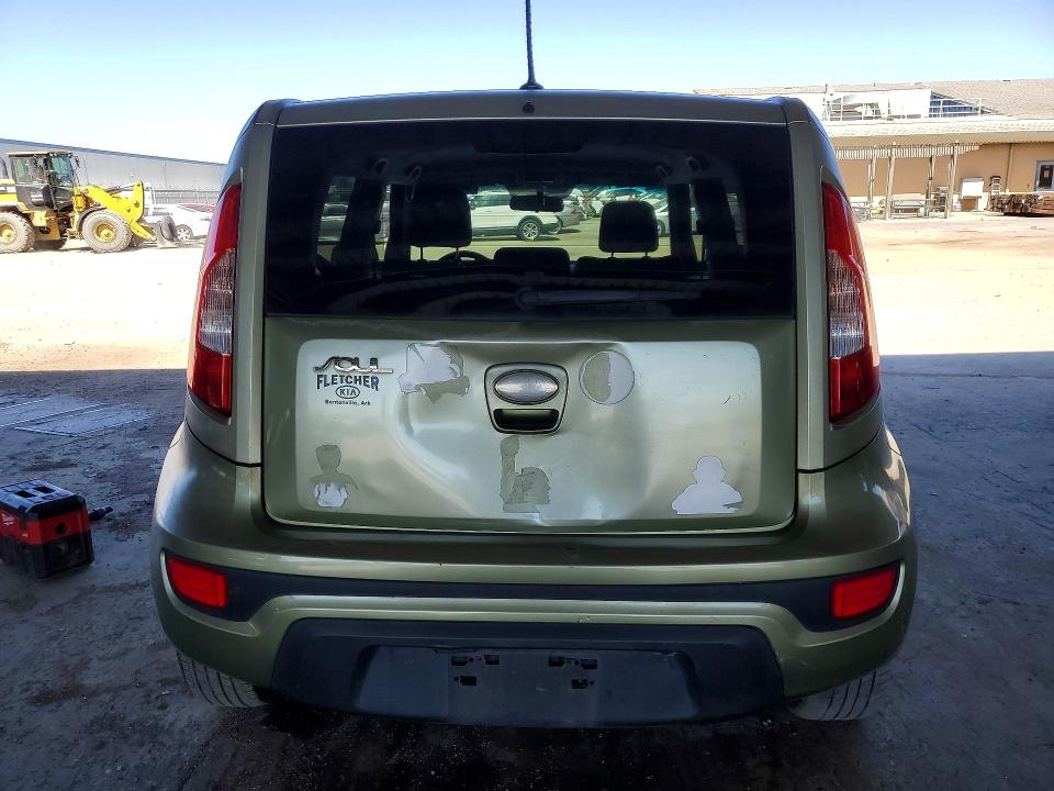 54081656 :رقم المزاد ، KNDJT2A57D7570186 vin ، 2013 Kia Soul مزاد بيع