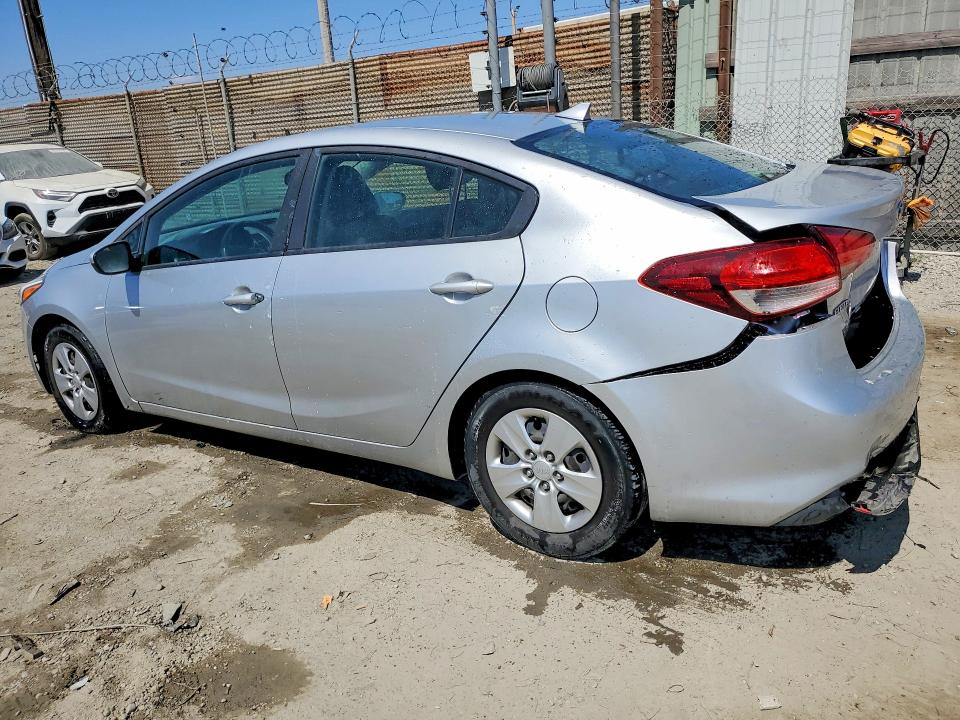 54775266 :رقم المزاد ، 3KPFK4A79JE282509 vin ، 2018 Kia Forte مزاد بيع
