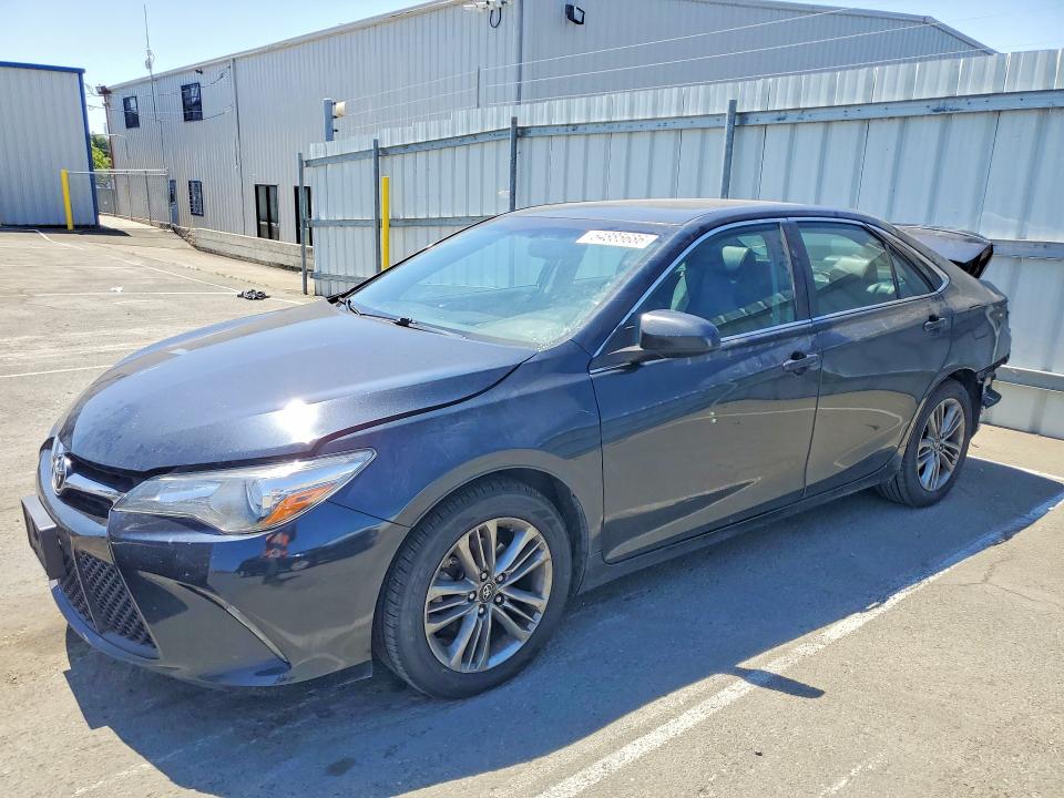 54885686 :رقم المزاد ، 4T1BF1FK9HU372720 vin ، 2017 Toyota Camry مزاد بيع