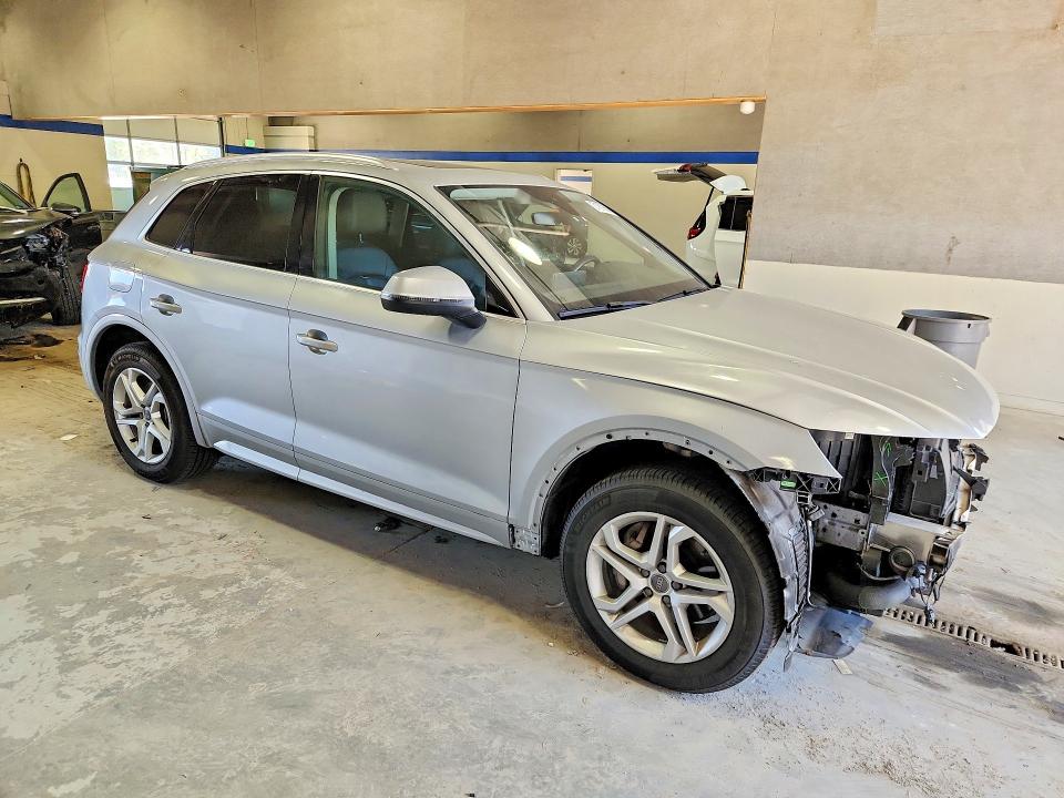 51879866 :رقم المزاد ، WA1BNAFY7J2228400 vin ، 2018 Audi Q5 مزاد بيع