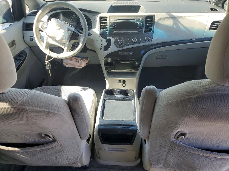53366736 :رقم المزاد ، 5TDKK3DC8BS011904 vin ، 2011 Toyota Sienna مزاد بيع