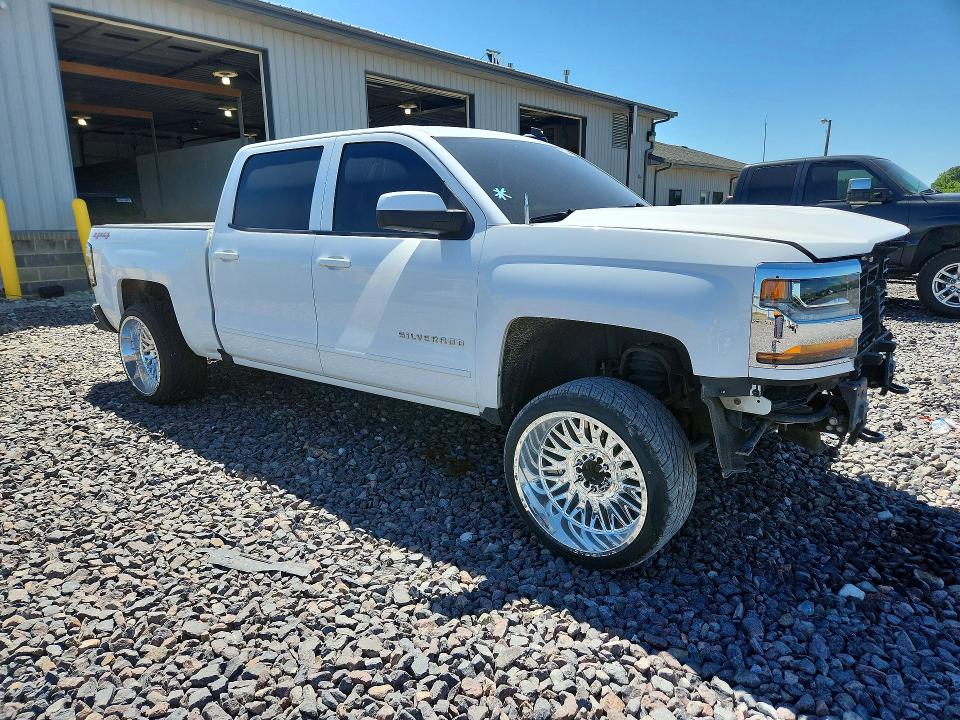 53228586 :رقم المزاد ، 3GCUKREC4JG416374 vin ، 2018 Chevrolet Silverado مزاد بيع