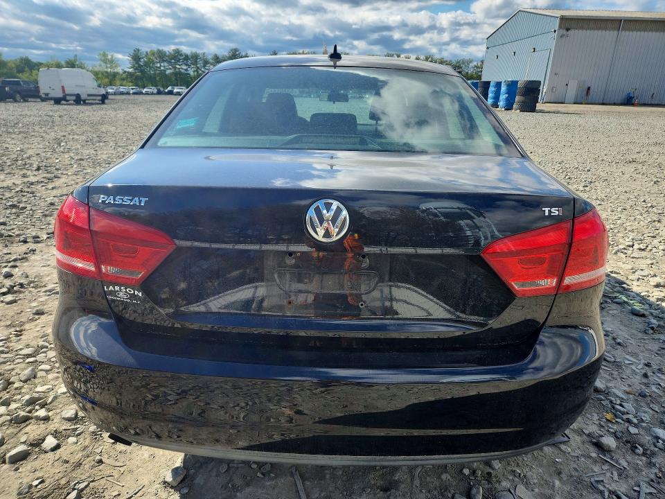 53895556 :رقم المزاد ، 1VWAT7A32FC009512 vin ، 2015 Volkswagen Passat مزاد بيع
