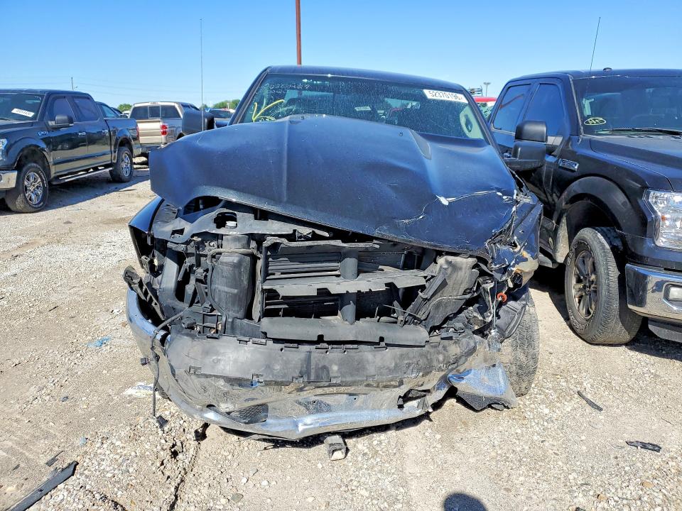 52370196 :رقم المزاد ، 1C6RR7TT0KS587861 vin ، 2019 Ram 1500 Classic مزاد بيع