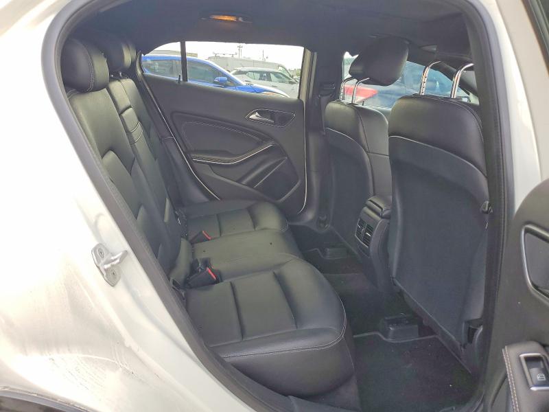 54066156 :رقم المزاد ، WDCTG4EB0JJ406859 vin ، 2018 Mercedes-benz Gla مزاد بيع