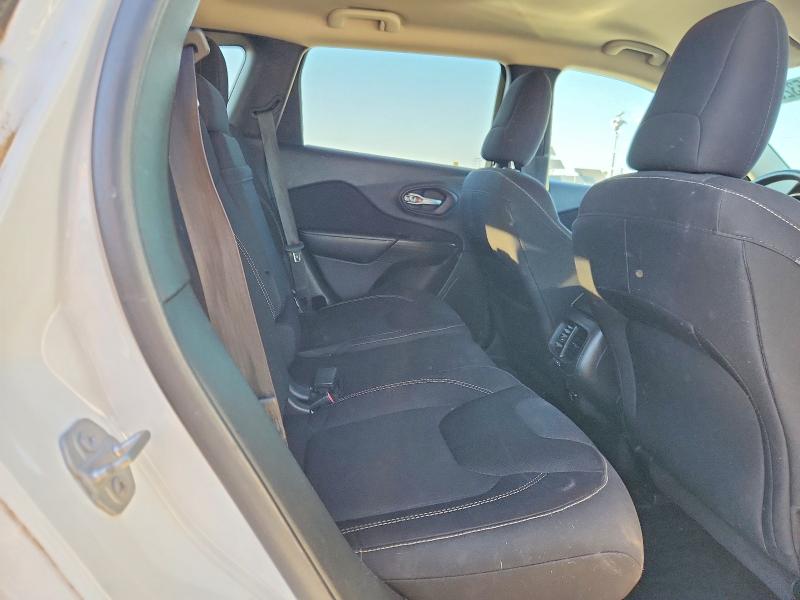 53259106 :رقم المزاد ، 1C4PJMCB7FW702502 vin ، 2015 Jeep Cherokee مزاد بيع