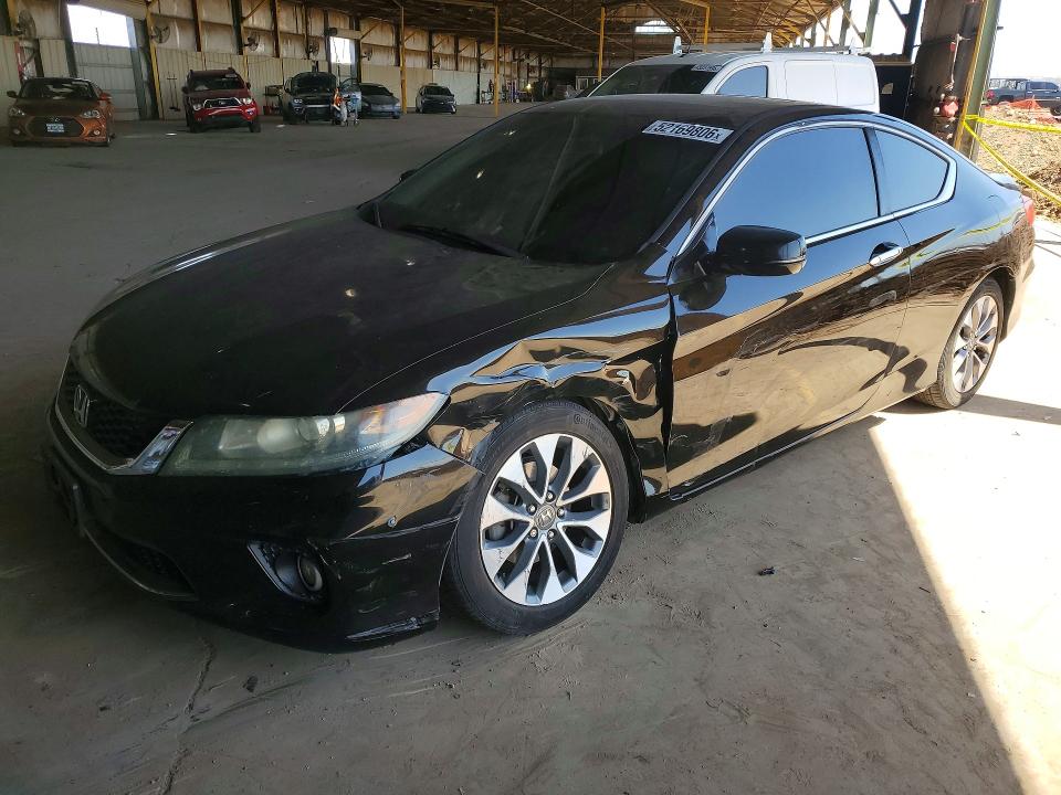 52169806 :رقم المزاد ، 1HGCT1B7XFA010950 vin ، 2015 Honda Accord مزاد بيع