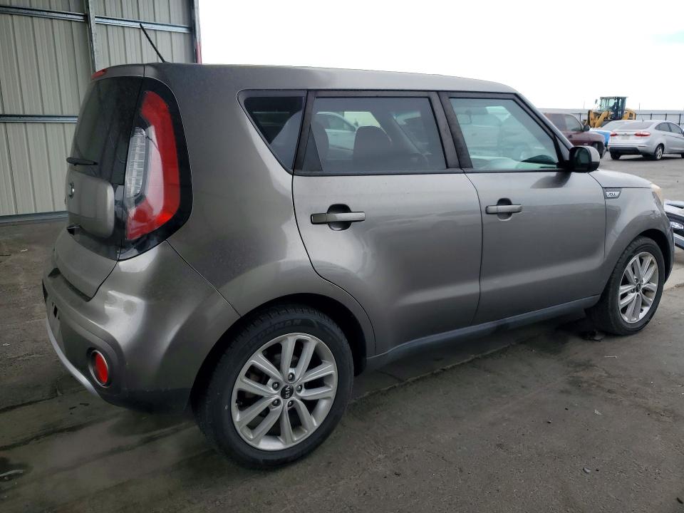 55105756 :رقم المزاد ، KNDJP3A56J7528761 vin ، 2018 Kia Soul مزاد بيع