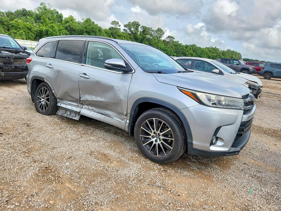 54593056 :رقم المزاد ، 5TDJZRFH6JS489062 vin ، 2018 Toyota Highlander مزاد بيع