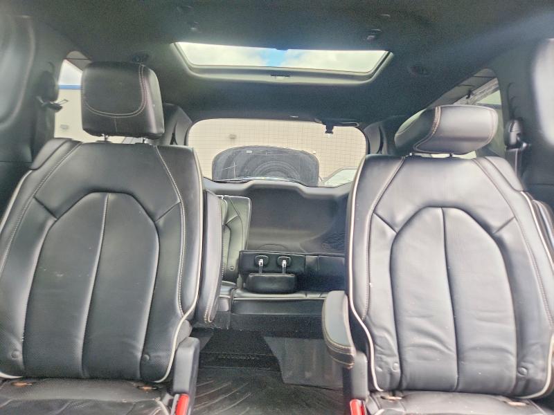 54304116 :رقم المزاد ، 2C4RC1GG0JR330848 vin ، 2018 Chrysler Pacifica مزاد بيع