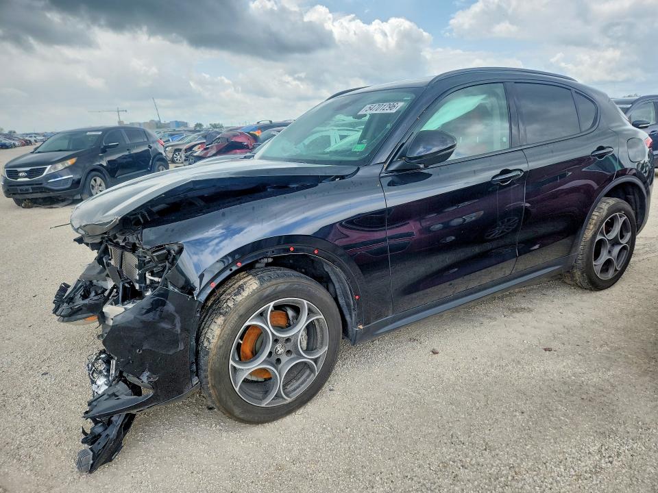 54701296 :رقم المزاد ، ZASPAKAN0M7D00563 vin ، 2021 Alfa Romeo Stelvio مزاد بيع