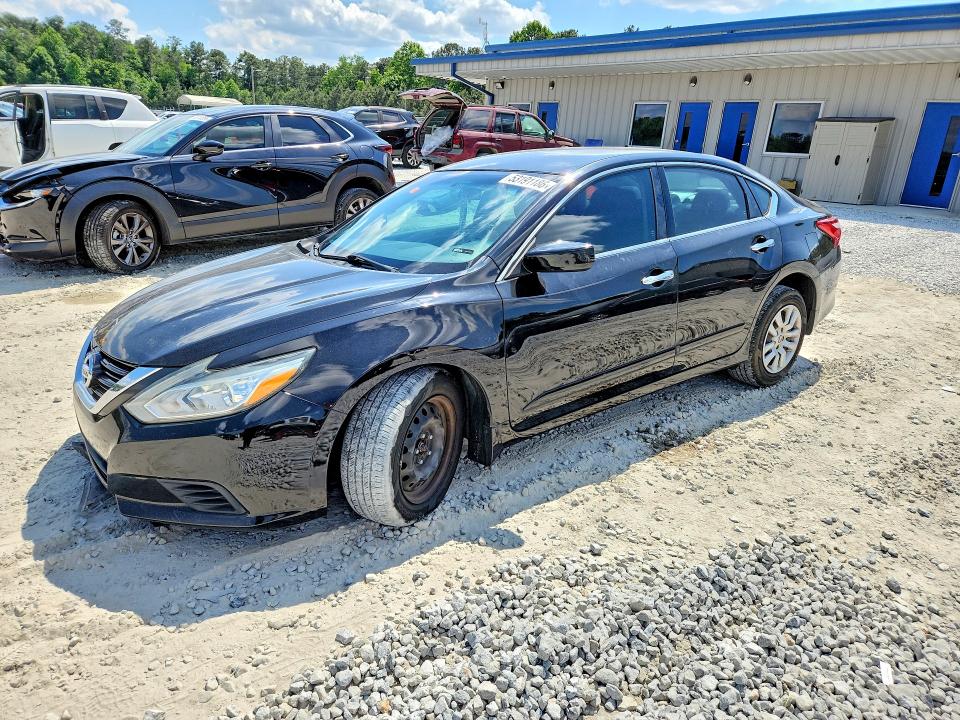 2017 Nissan Altima მანქანა იყიდება აუქციონზე, vin: 1N4AL3AP6HC161994, აუქციონის ნომერი: 53191186