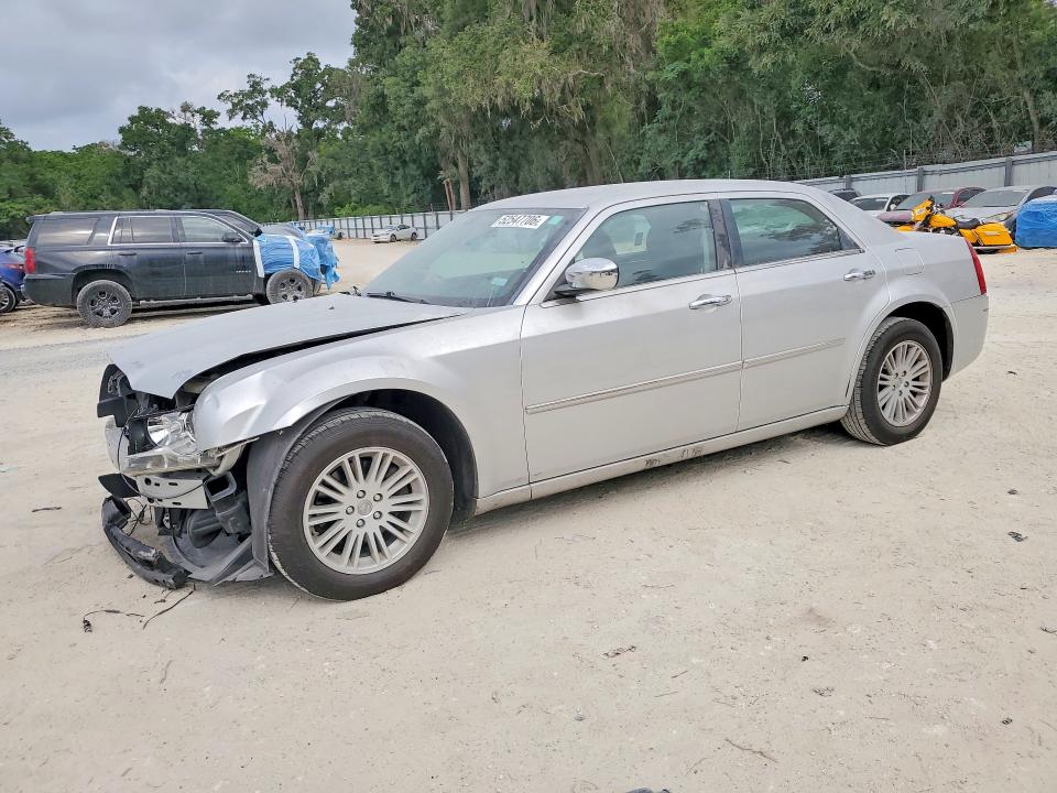 52547706 :رقم المزاد ، 2C3CA5CV1AH327488 vin ، 2010 Chrysler 300 مزاد بيع