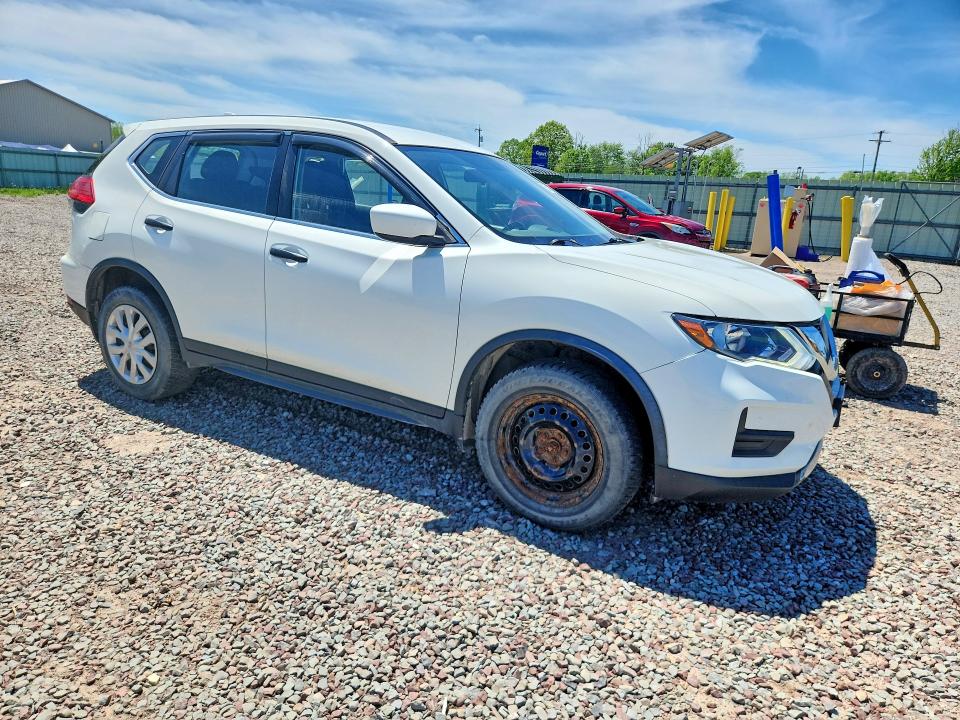 2017 Nissan Rogue მანქანა იყიდება აუქციონზე, vin: JN8AT2MVXHW024932, აუქციონის ნომერი: 55182066