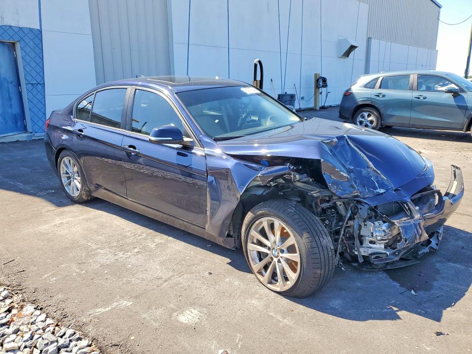 53737646 :رقم المزاد ، WBA8E1G3XHNU16336 vin ، 2017 Bmw 320 مزاد بيع
