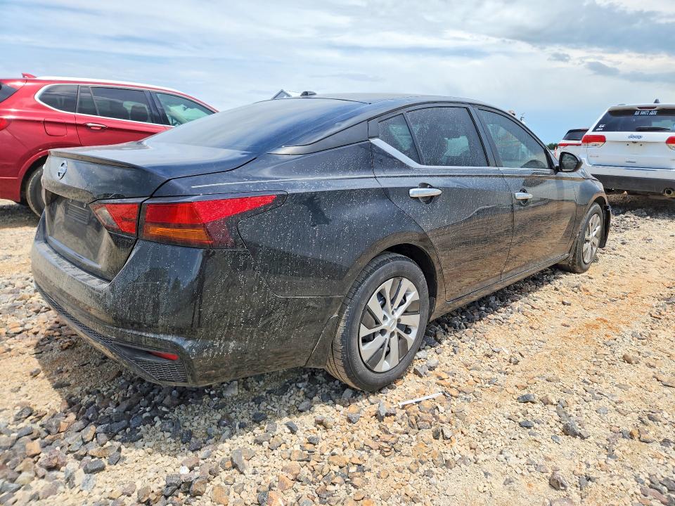 55769826 :رقم المزاد ، 1N4BL4BV4KN325889 vin ، 2019 Nissan Altima مزاد بيع