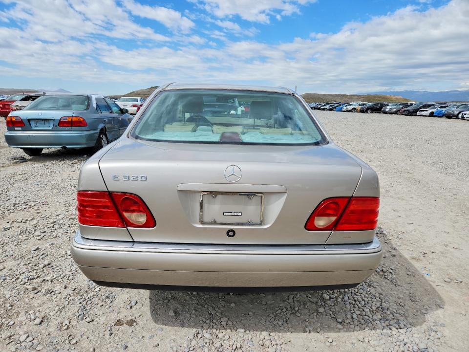 Aukcja sprzedaży 1998 Mercedes-benz E, vin: WDBJF82F5WX007348, numer aukcji: 52240706