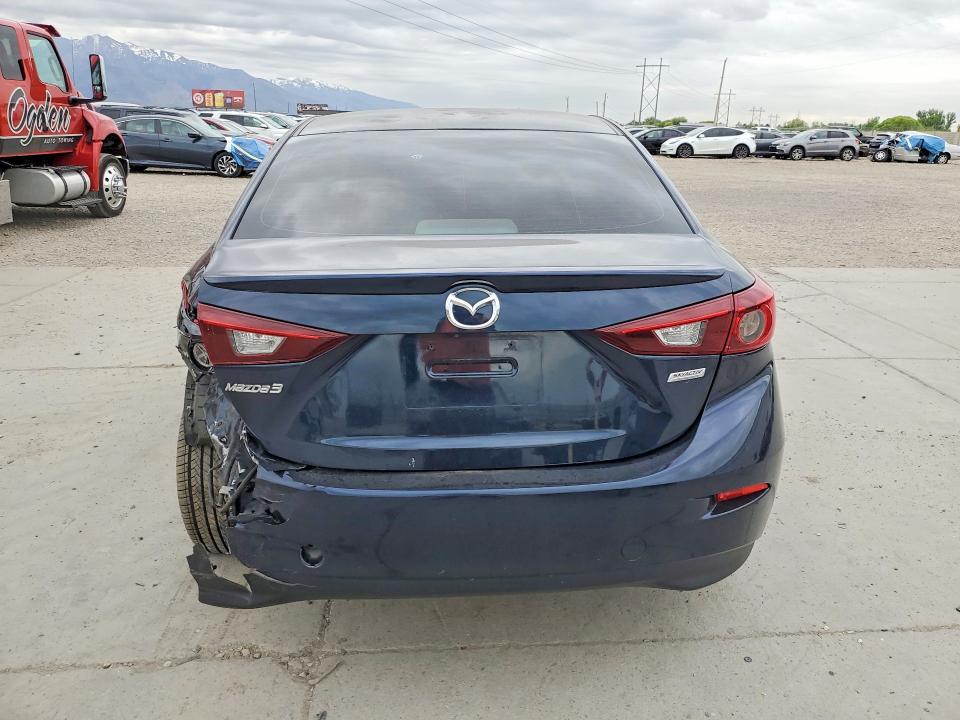 52559026 :رقم المزاد ، 3MZBN1V37JM215129 vin ، 2018 Mazda 3 مزاد بيع