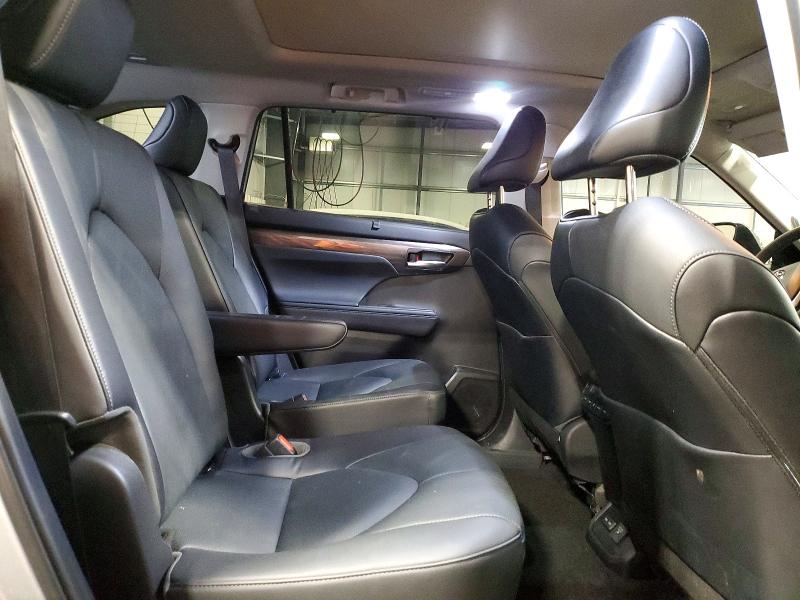 Продажа на аукционе авто 2023 Toyota Highlander Hybrid, vin: 5TDEBRCH4PS131316, номер лота: 54619856