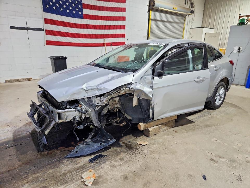 53268166 :رقم المزاد ، 1FADP3F27JL207479 vin ، 2018 Ford Focus مزاد بيع