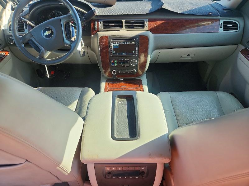 53513626 :رقم المزاد ، 1GNSCKE06BR390872 vin ، 2011 Chevrolet Suburban مزاد بيع