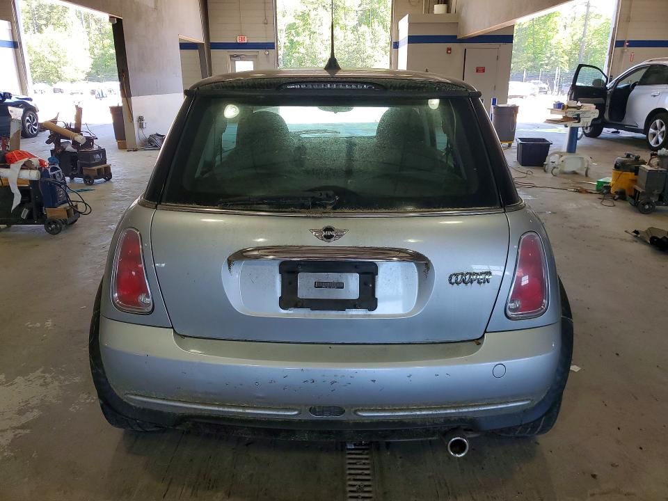 2006 Mini Cooper მანქანა იყიდება აუქციონზე, vin: WMWRC33506TJ74047, აუქციონის ნომერი: 53921286
