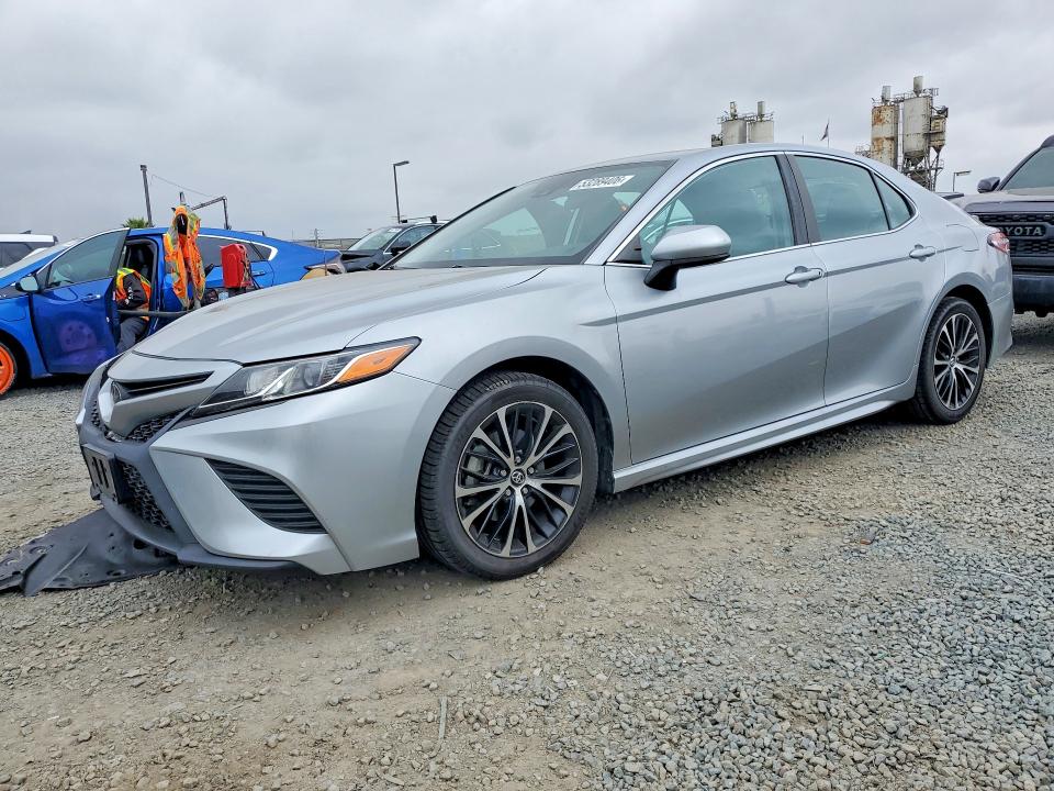 2020 Toyota Camry მანქანა იყიდება აუქციონზე, vin: 4T1G11AK0LU870440, აუქციონის ნომერი: 53289406