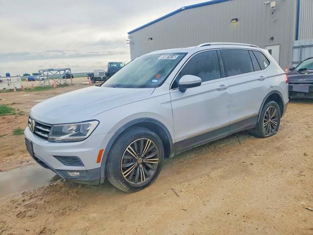 55001416 :رقم المزاد ، 3VV2B7AX1JM105265 vin ، 2018 Volkswagen Tiguan مزاد بيع